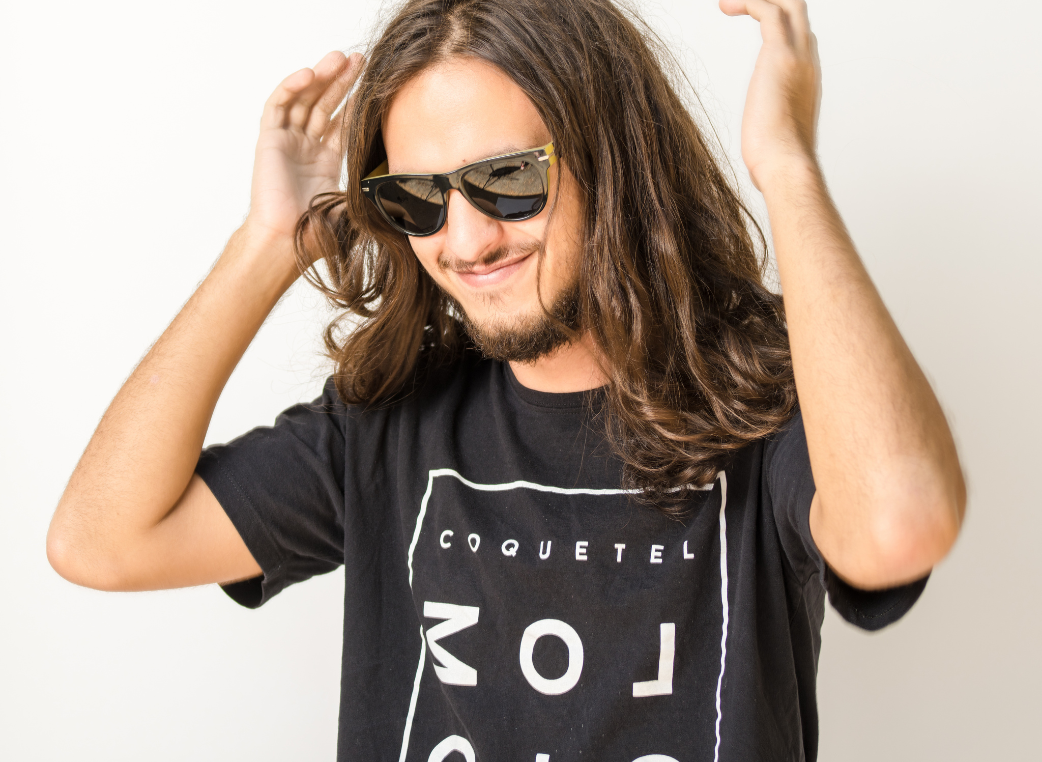 Benke Ferraz of Boogarins