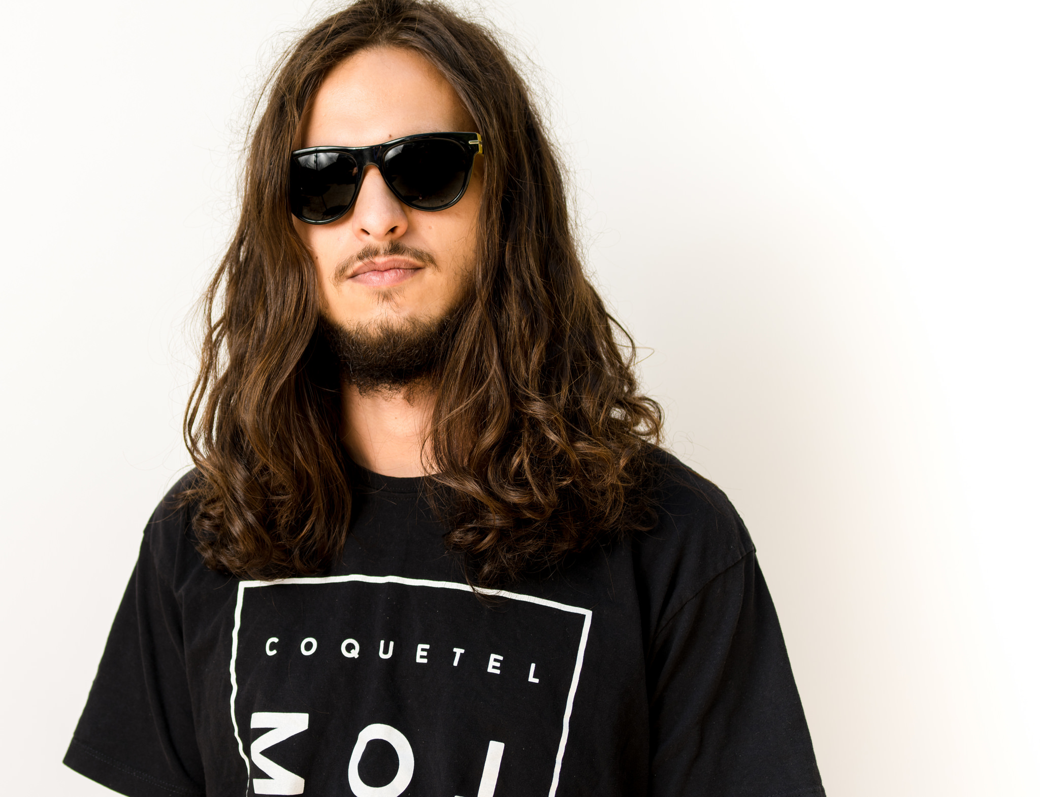 Benke Ferraz of Boogarins