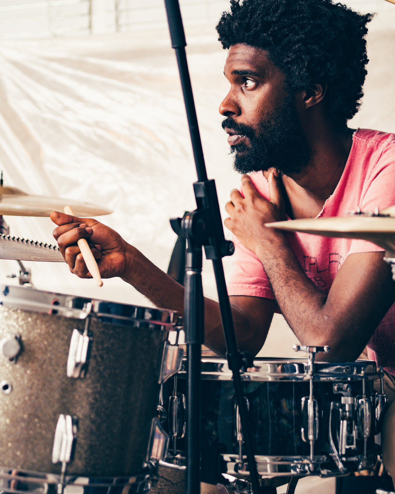 Ynaiã Benthroldo of Boogarins