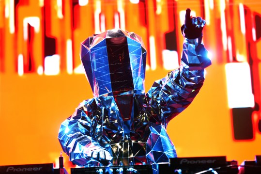 Hitchhiker performs onstage at KOCCA at the Moody Theater.